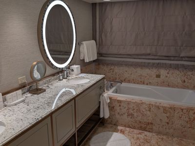 Badezimmer mit Wanne