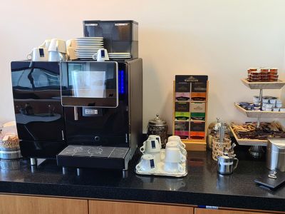 Kaffeemaschine in der Priority Lounge in Frankfurt