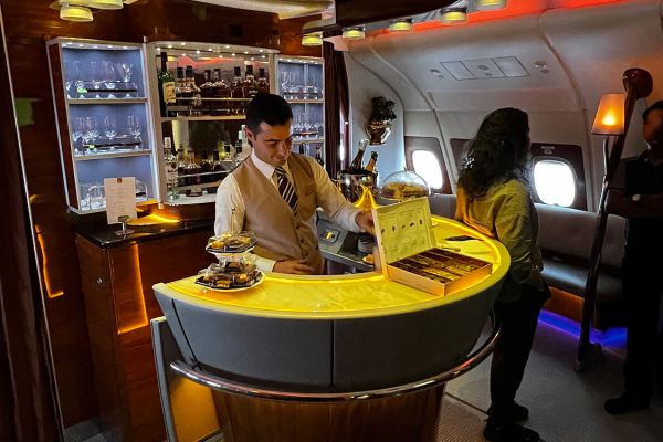 Emirates Business Class A380 - Bar