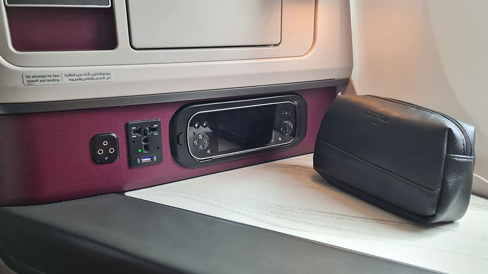 Qatar Airways Business Class Boeing 787-9 Amenity Kit