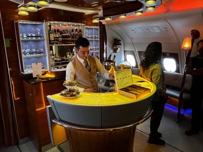 Emirates Business Class A380 - Bar