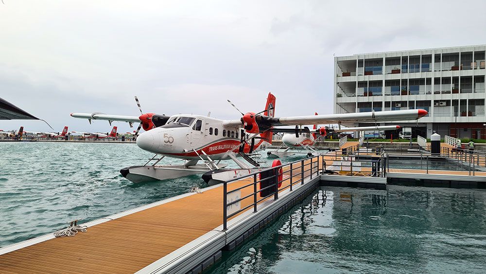 Wasserflugzeug am Terminal in Malé