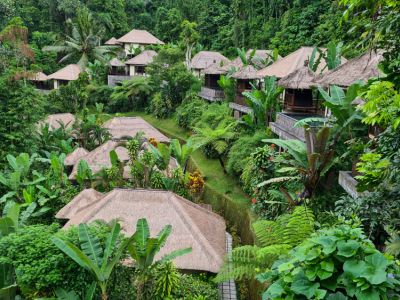 Villen am Fluss im Hanging Gardens of Bali