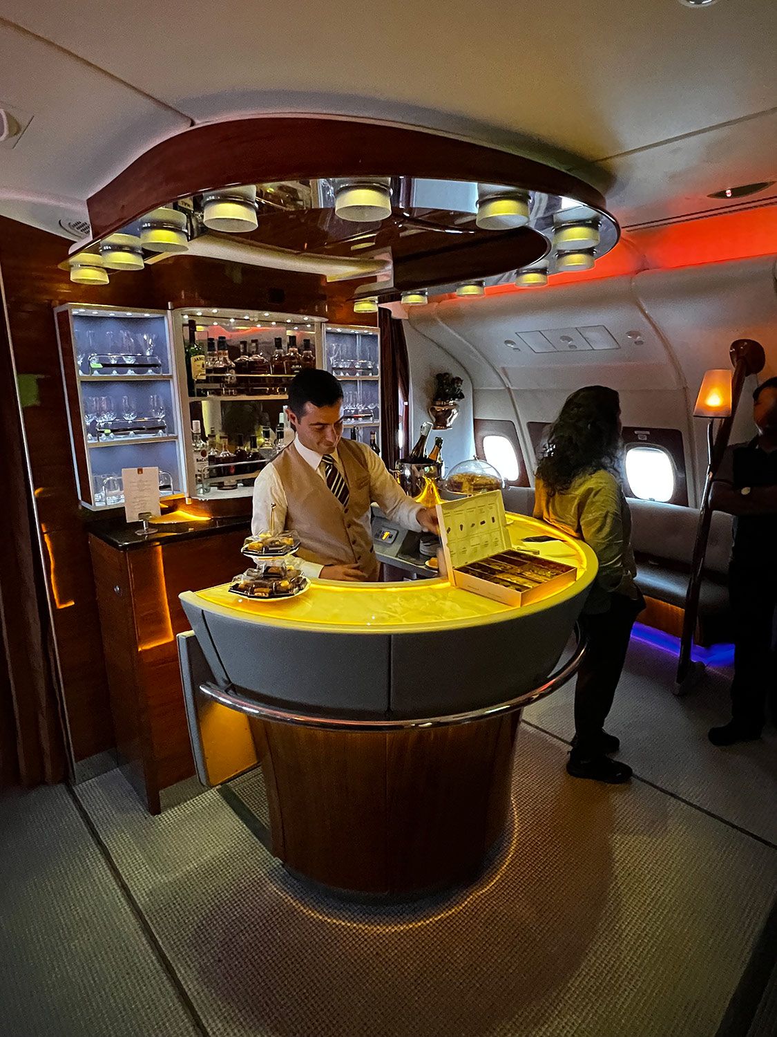 Emirates Business Class A380 - Bar