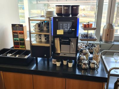 Kaffeemaschine in der Priority Lounge in Frankfurt