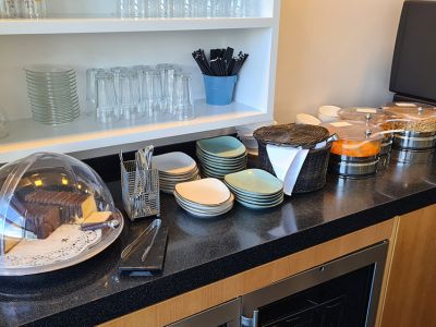 Kuchen in der Priority Lounge in Frankfurt