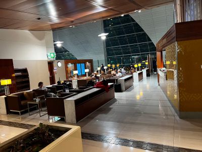 Emirates Business Lounge Dubai - Sitzgelegenheiten