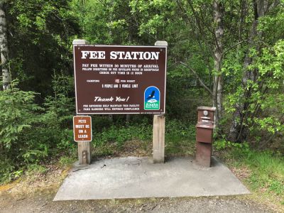 Fee Station am Eklutna Lake