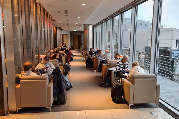 Maple Leaf Lounge Frankfurt - Fenster