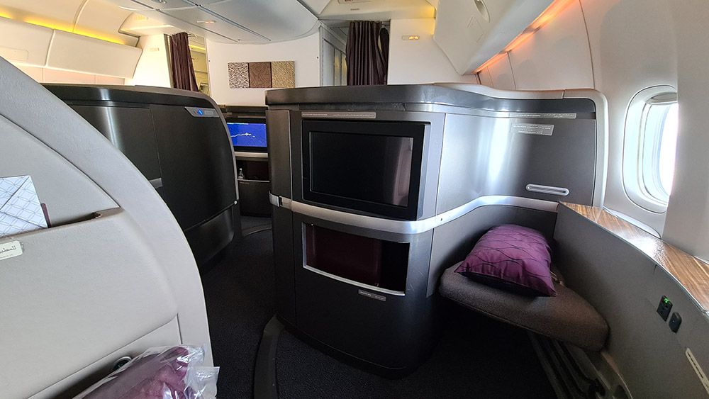Blick vom Sitz aus in der Qatar Airways First Class
