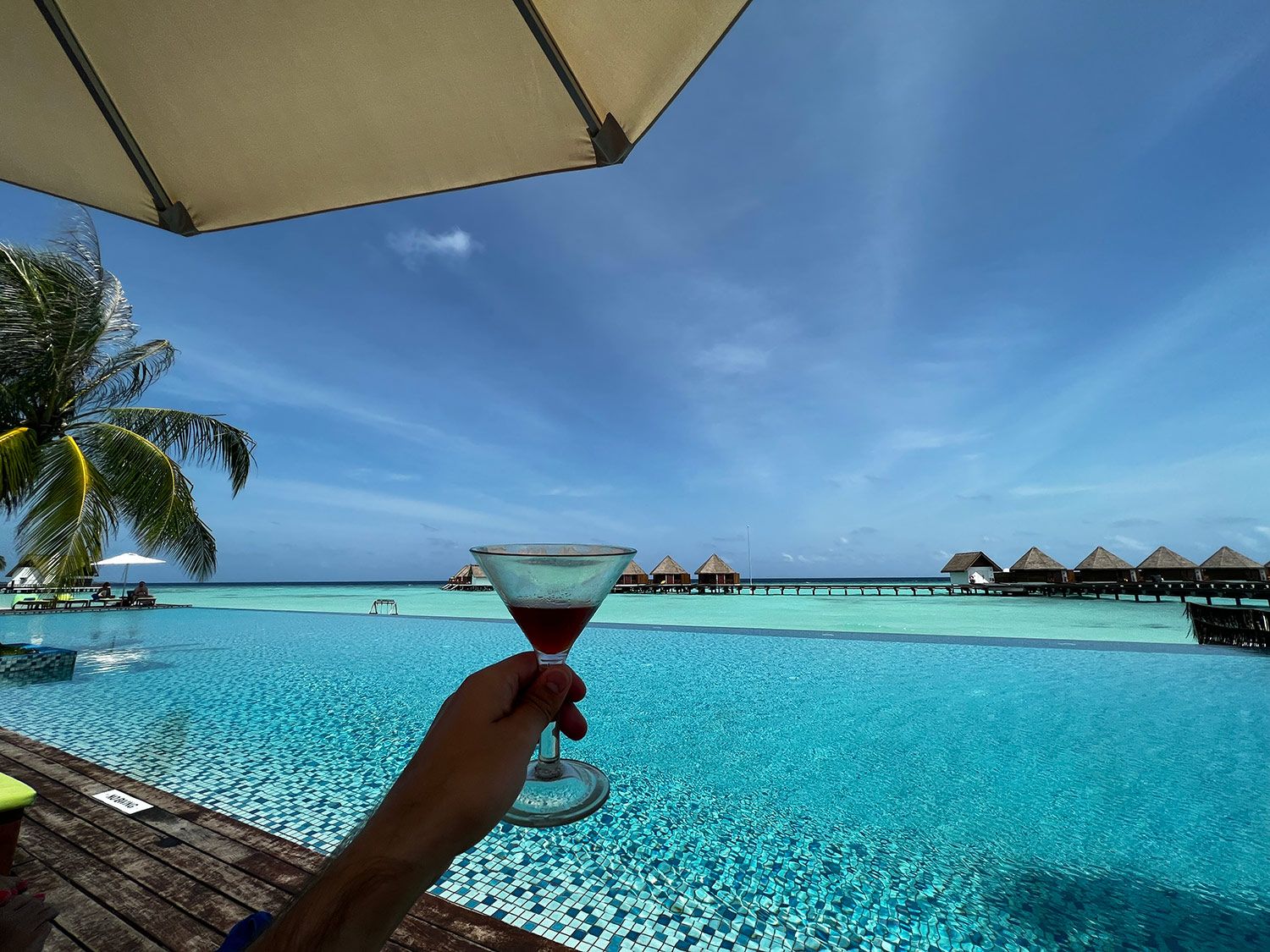 Mercure Maldives Kooddoo - Pool
