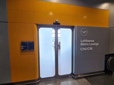 Lufthansa Bistro Lounge C14/C15 Eingang