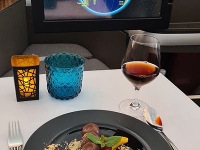 Schokolade mit Portwein in der Qatar Airways First Class