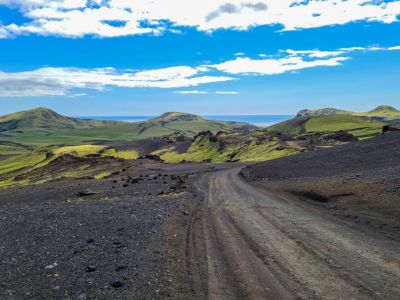 Der Weg zum Campingplatz Þakgil