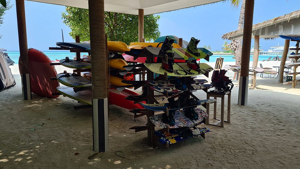 Equipment für Wassersport im Le Méridien auf den Malediven