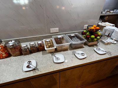 Leeli Lounge Malé - Obst und Cracker