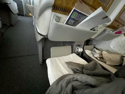 Emirates Business Class Boeing 777 - Liegeposition