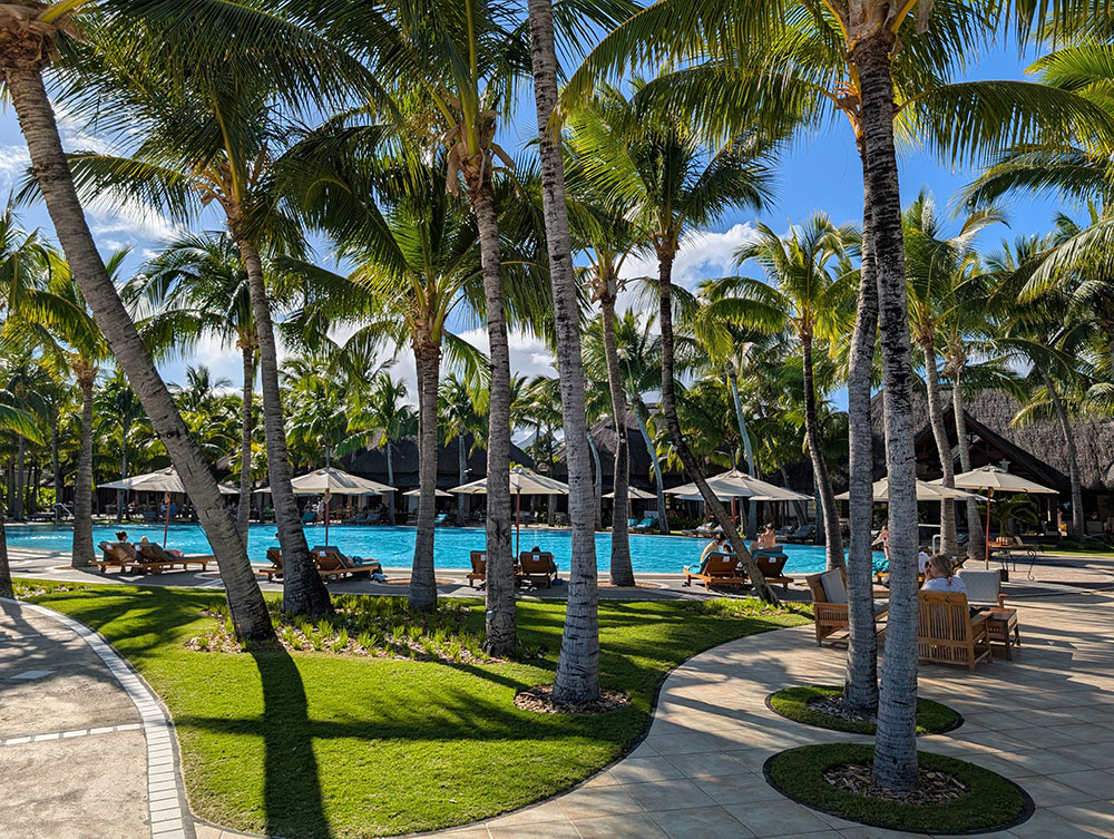 Pool im Paradis Beachcomber auf Mauritius