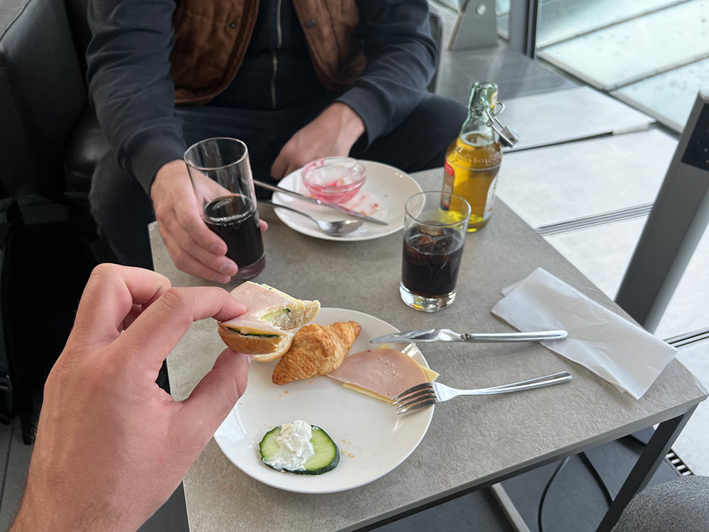 Katerfrühstük in der Airport Lounge Hamburg