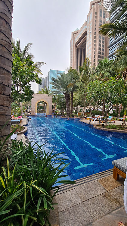 Pool im Conrad Dubai