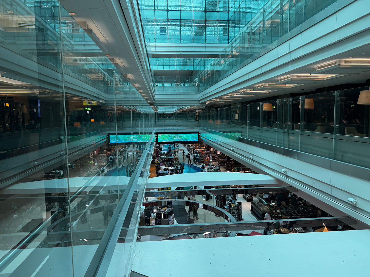 Duty Free unter der Emirates First Class Lounge Dubai