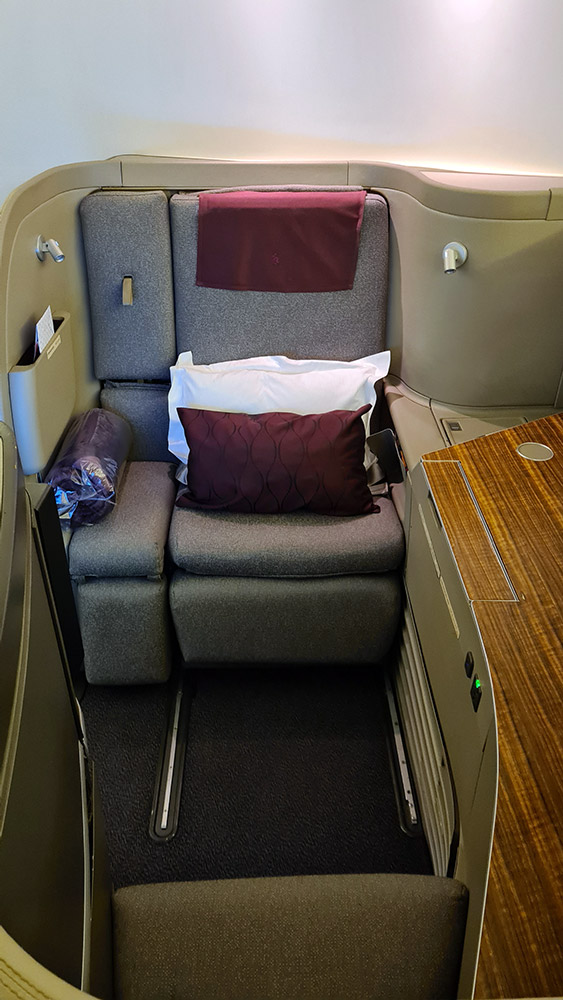 Sitz 2D in der Qatar Airways First Class von vorne