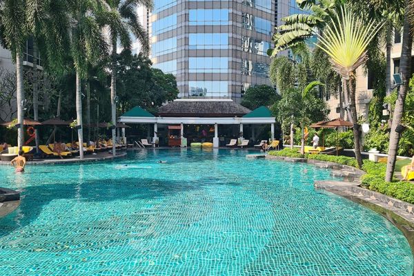 Pool im Conrad Bangkok