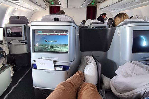 Eurowings Discover Business Class A330 Sitz 4D Beinfreiheit
