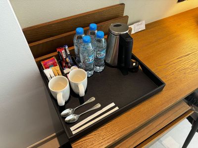 Tee, Kaffee und Wasser